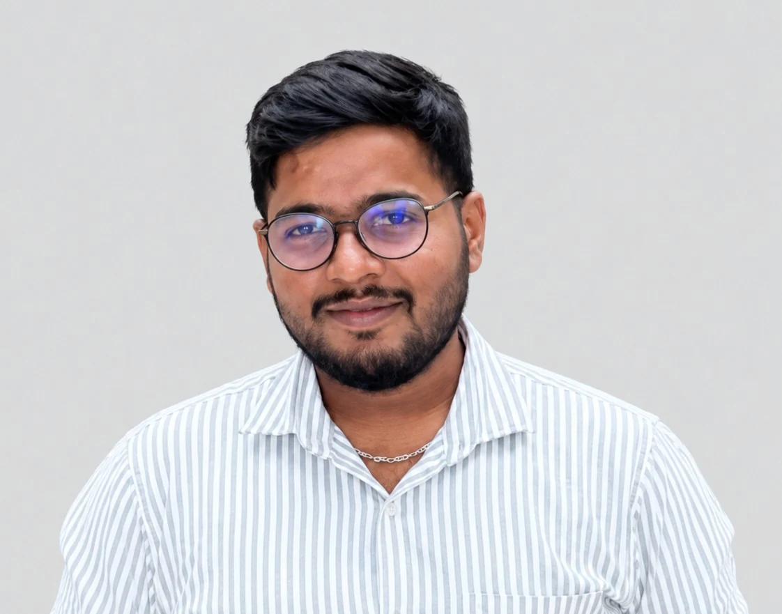 Satish Ishwar Naik, scholarship recipient