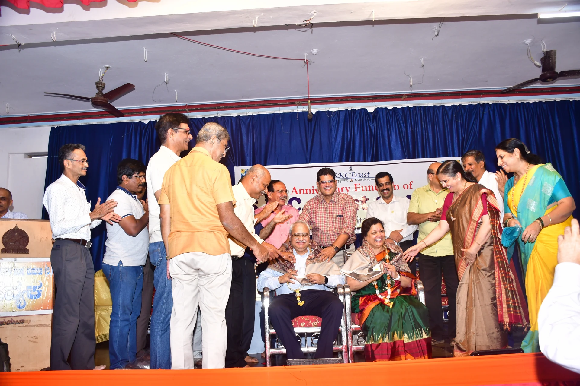 Dr Sushma Patil, Apollo Proton Cancer Centre in Chennai and Dr. Milind Kulkarni being felicitated in the 5th anniversary function of the Trust