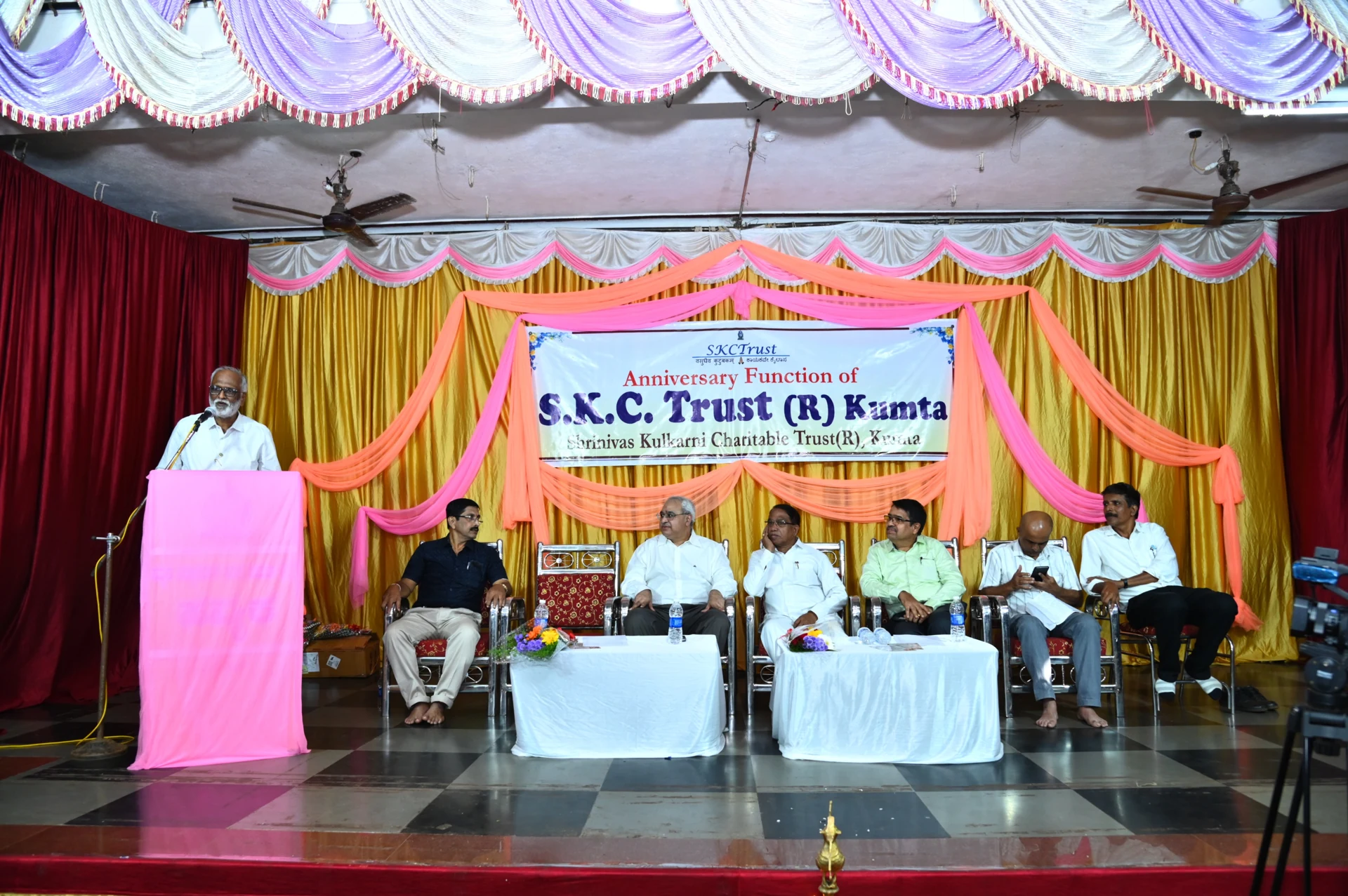 Dr. Girish Kuchinad, Chief Guest, addresses the audience in the 4th anniversary function of the Trust